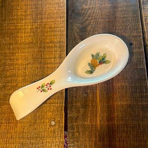 Christmas Vintage spoon rest with pine cone and Holly berry design
